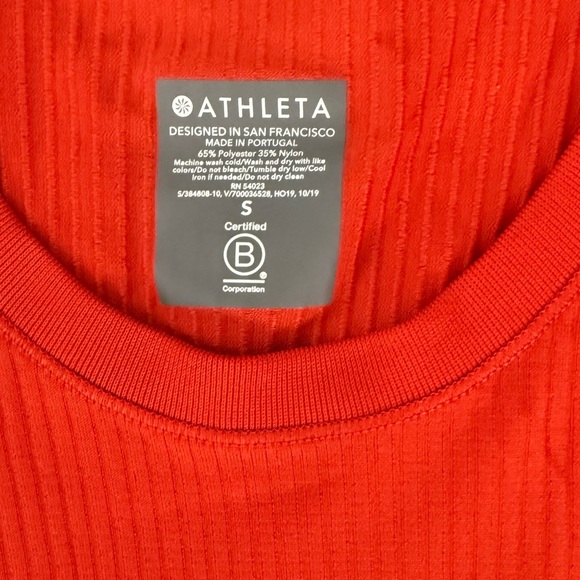 Athleta size small red ribbed tank top in excellent like-new condition - Picture 4 of 4